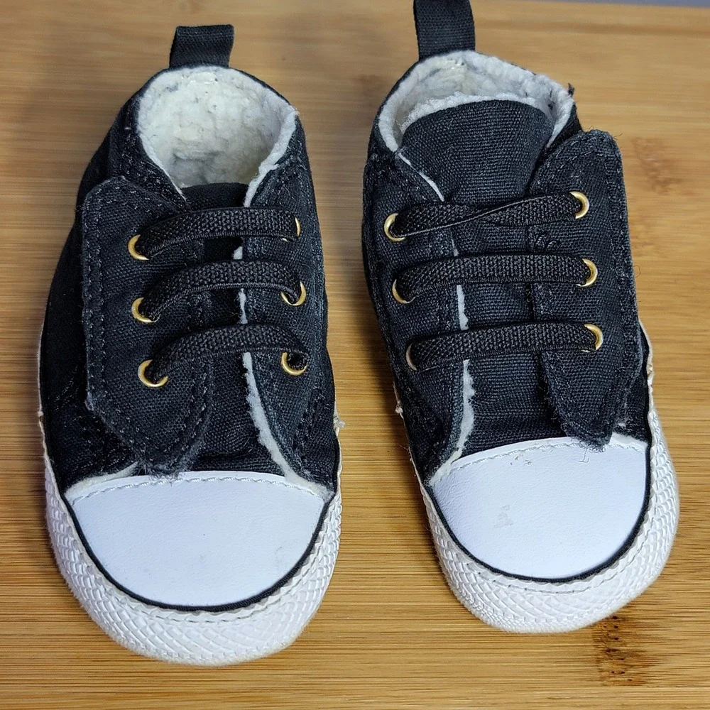 Converse Kids Size 4 Chuck Taylor All Star Crib Shoes Black Sherpa Lined‎ 5168C